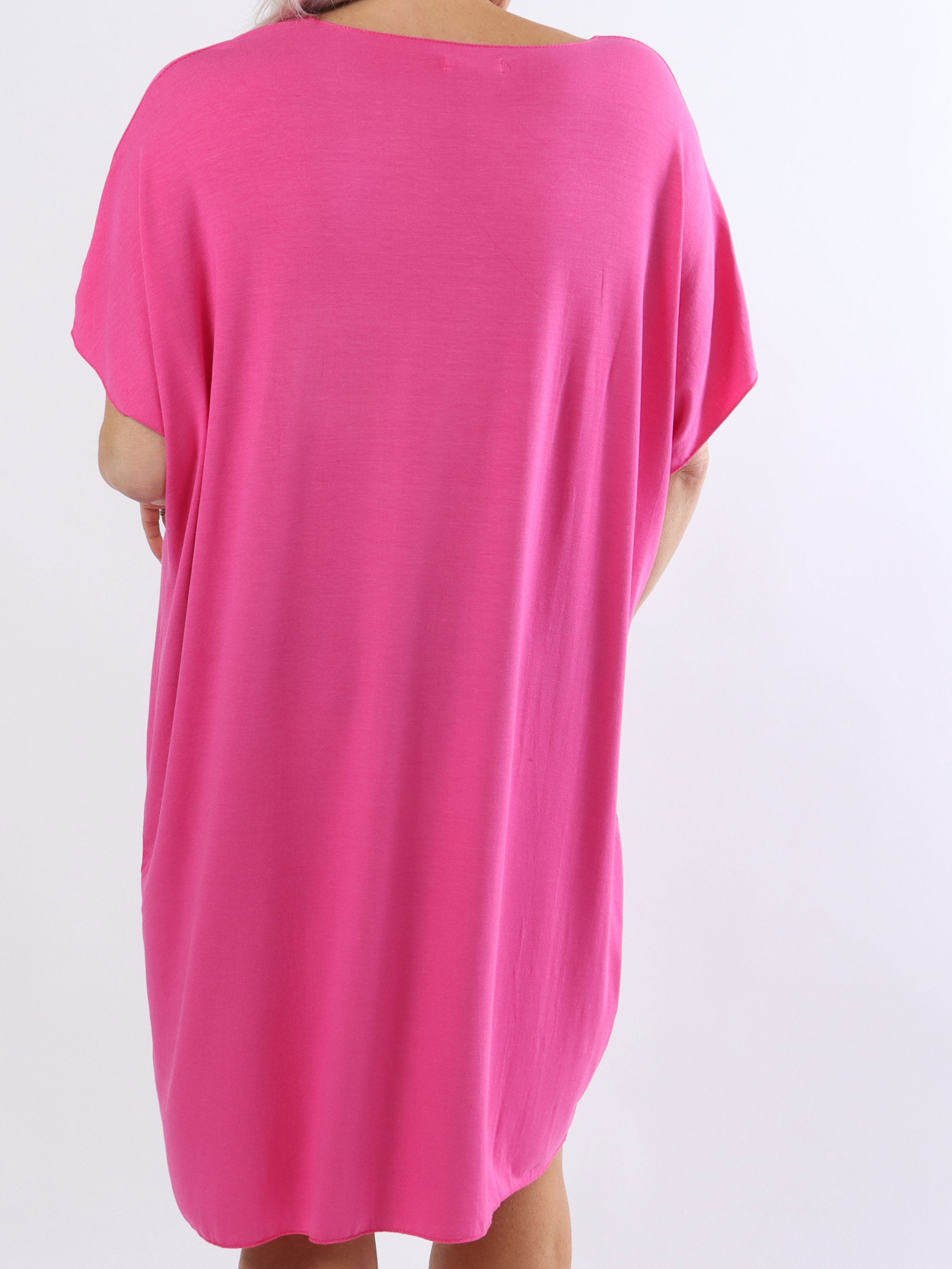 Vogue - Plus size t-shirt klänning i viskos med guldskrift